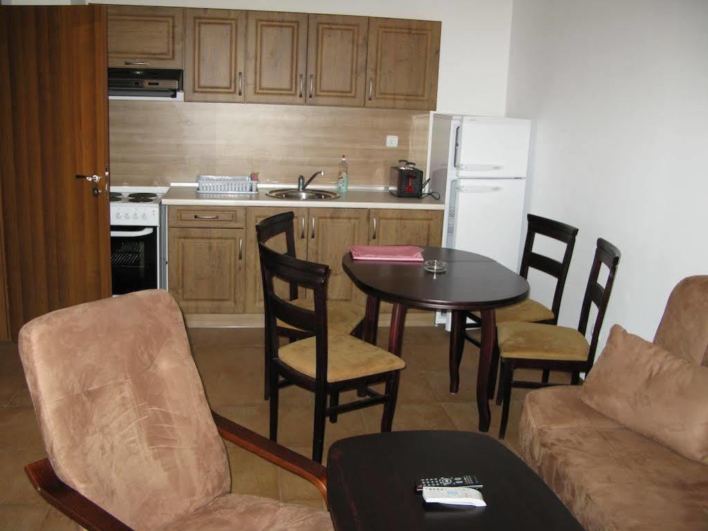 Krasi Apartments In Zornitsa Complex Stoykite Exteriör bild